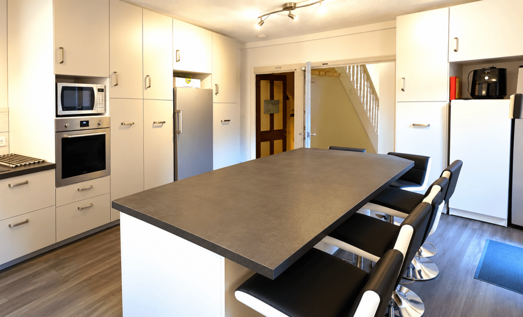 5 bed Semi Detached for rent in Nottingham. From Tomlinson Estates 5 bed Semi Detached for rent in Nottingham. From Tomlinson Estates