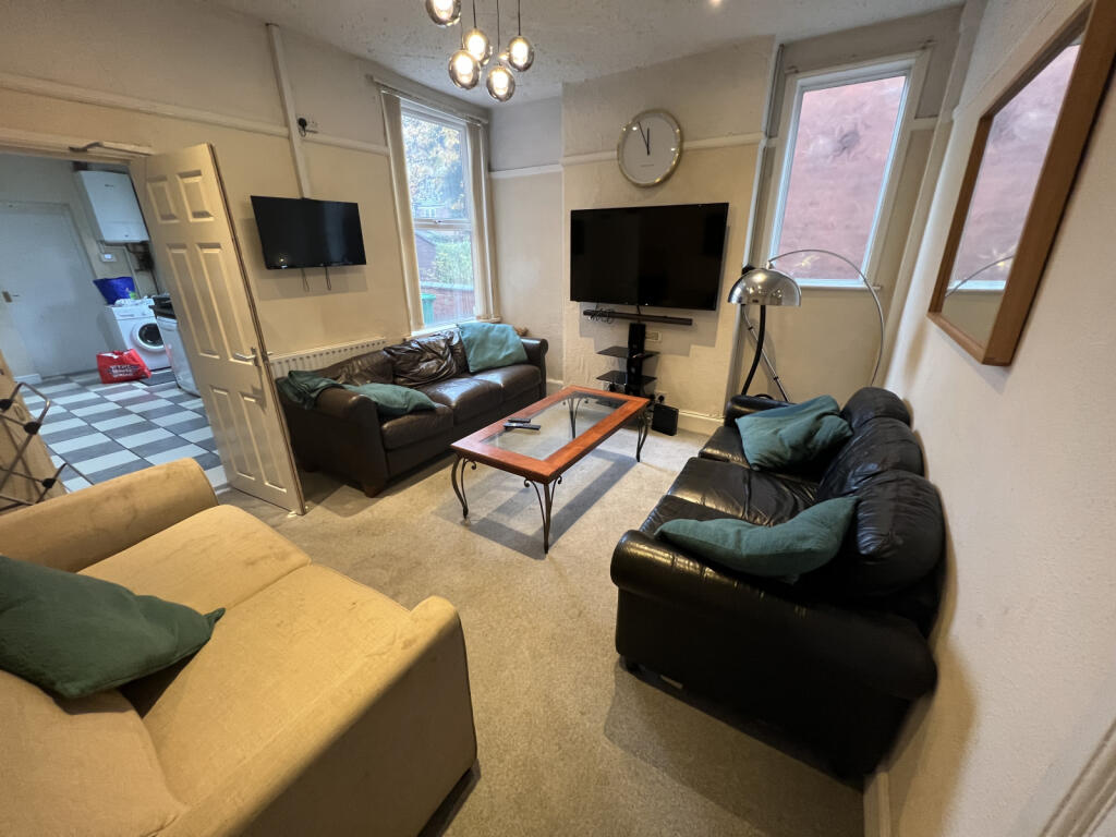5 bed Semi Detached for rent in Nottingham. From Tomlinson Estates