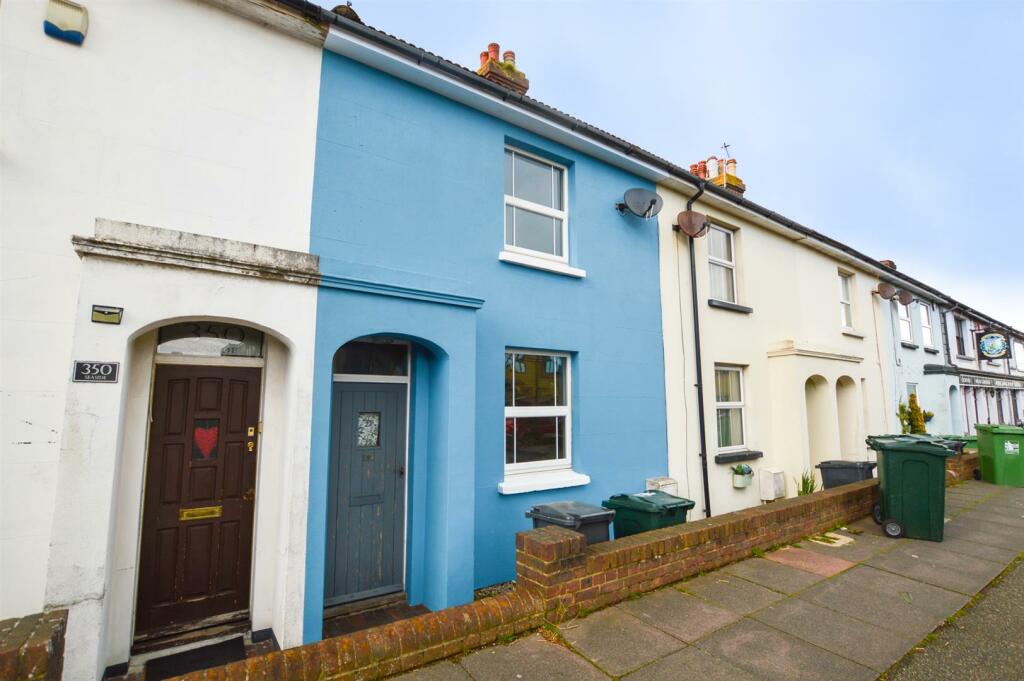 3 bed Mid Terraced House for rent in Eastbourne. From Town Rentals - Eastbourne