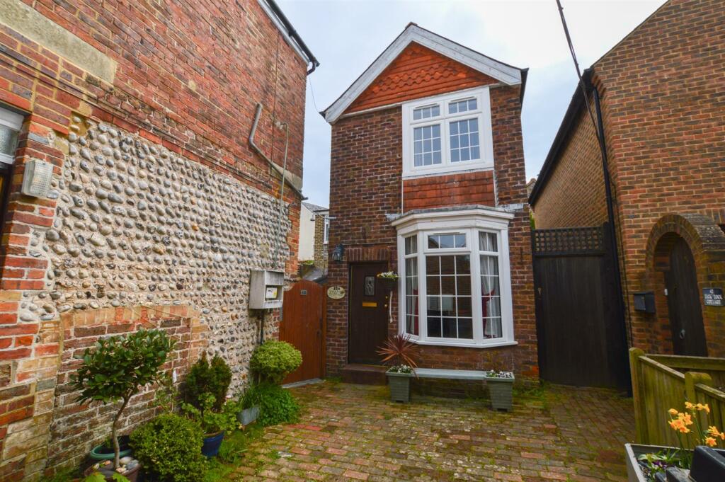 2 bed Cottage for rent in Eastbourne. From Town Rentals - Eastbourne