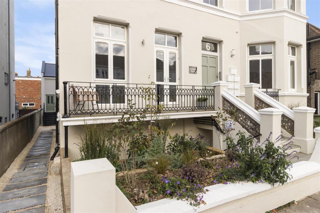 2 bed 1st Floor Flat for rent in Eastbourne. From Town Rentals - Eastbourne 2 bed 1st Floor Flat for rent in Eastbourne. From Town Rentals - Eastbourne