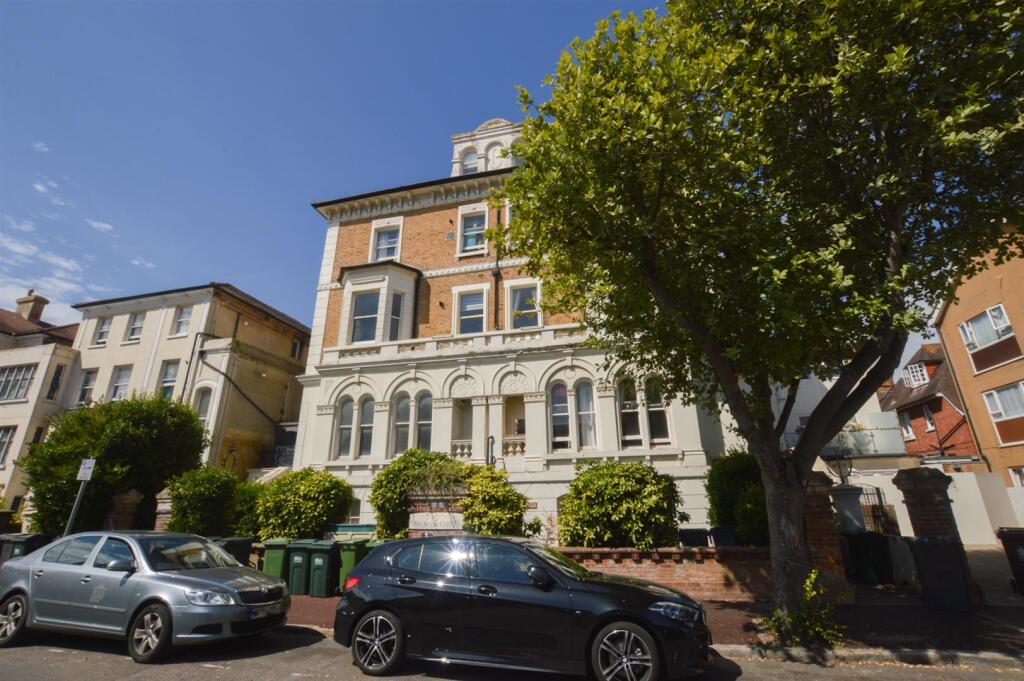 2 bed 1st Floor Flat for rent in Eastbourne. From Town Rentals - Eastbourne