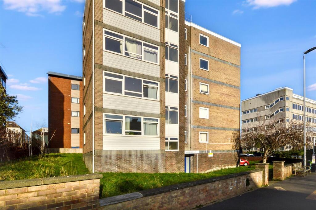 0 bed Studio for rent in Eastbourne. From Town Rentals - Eastbourne