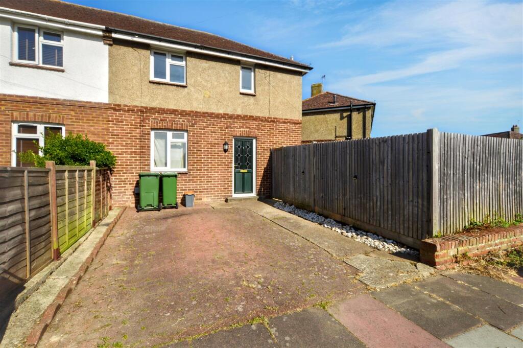 2 bed Semi Detached for rent in Stone Cross. From Town Rentals - Eastbourne 2 bed Semi Detached for rent in Stone Cross. From Town Rentals - Eastbourne