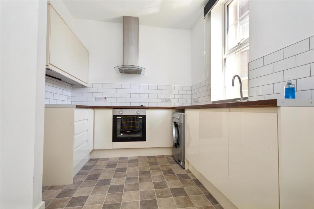 1 bed 1st Floor Flat for rent in Eastbourne. From Town Rentals - Eastbourne