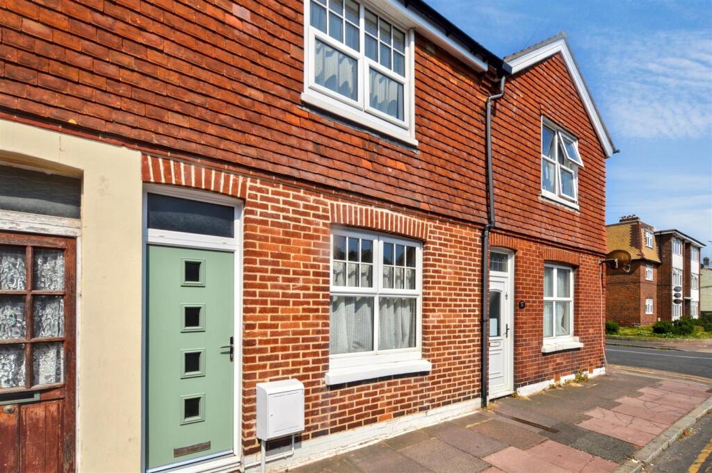 3 bed Mid Terraced House for rent in Eastbourne. From Town Rentals - Eastbourne