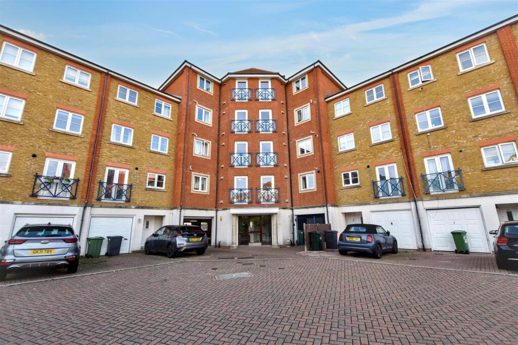 2 bed 1st Floor Flat for rent in Crumbles. From Town Rentals - Eastbourne