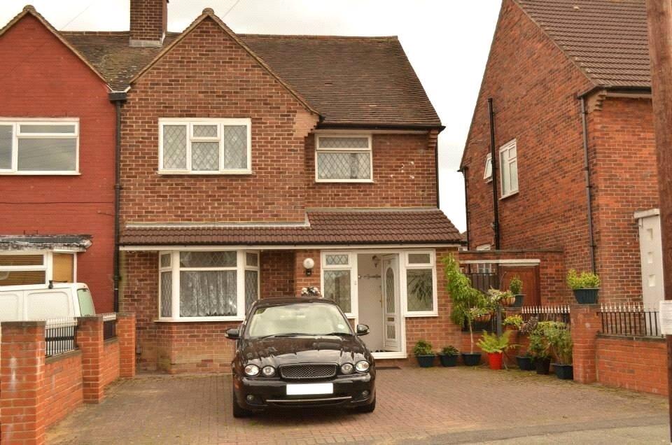 3 bed Semi Detached for rent in Croydon. From Stirling Ackroyd - Croydon 3 bed Semi Detached for rent in Croydon. From Stirling Ackroyd - Croydon