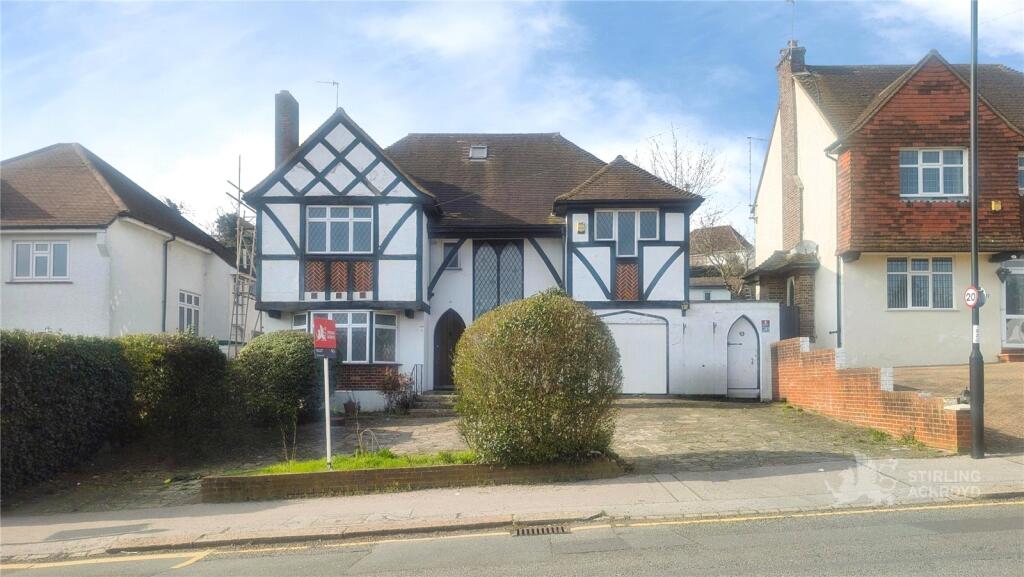 5 bed Detached for rent in Purley. From Stirling Ackroyd - Croydon
