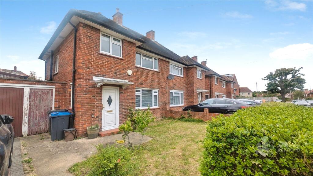 3 bed Semi Detached for rent in Penge. From Stirling Ackroyd - Croydon 3 bed Semi Detached for rent in Penge. From Stirling Ackroyd - Croydon