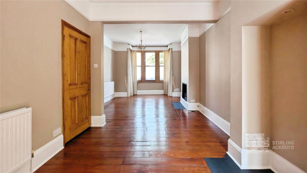 3 bed Mid Terraced House for rent in Croydon. From Stirling Ackroyd - Croydon