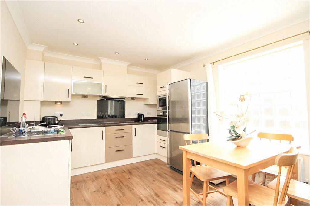 2 bed Apartment for rent in Croydon. From Stirling Ackroyd - Croydon