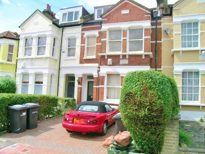 2 bed Apartment for rent in London. From Townends