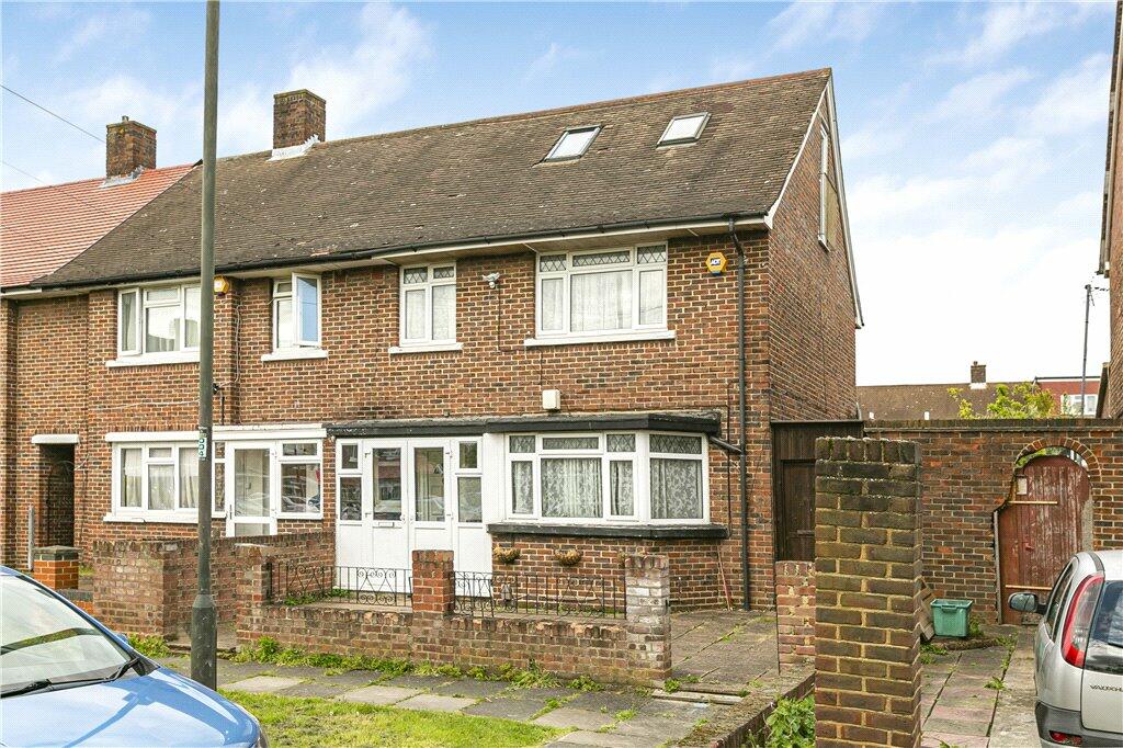 4 bed Mid Terraced House for rent in Mitcham. From Townends