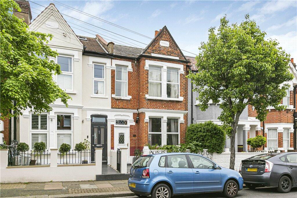4 bed Mid Terraced House for rent in Streatham. From Townends