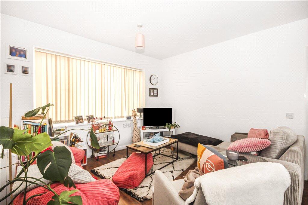 3 bed Apartment for rent in Mitcham. From Stirling Ackroyd - Streatham