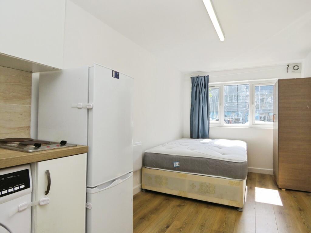 0 bed Studio for rent in Mitcham. From Stirling Ackroyd - Streatham
