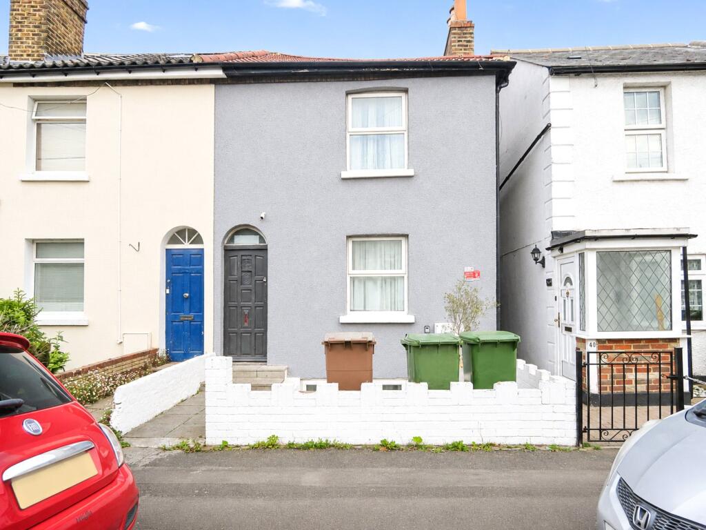 1 bed Mid Terraced House for rent in Carshalton. From Stirling Ackroyd - Streatham