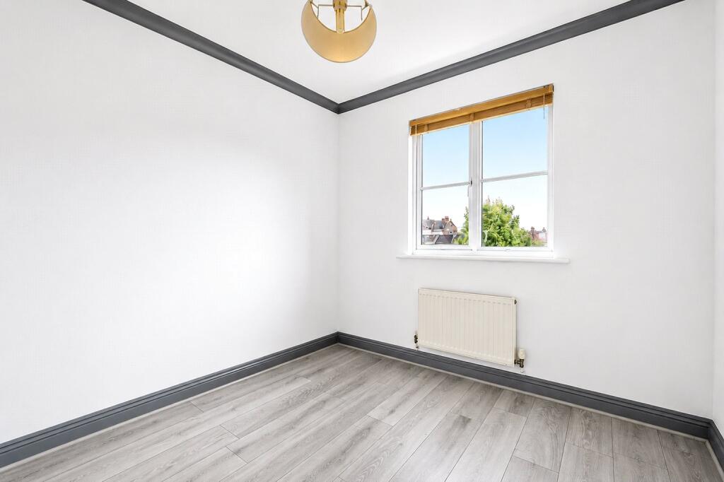 4 bed Mid Terraced House for rent in London. From Stirling Ackroyd - Streatham 4 bed Mid Terraced House for rent in London. From Stirling Ackroyd - Streatham