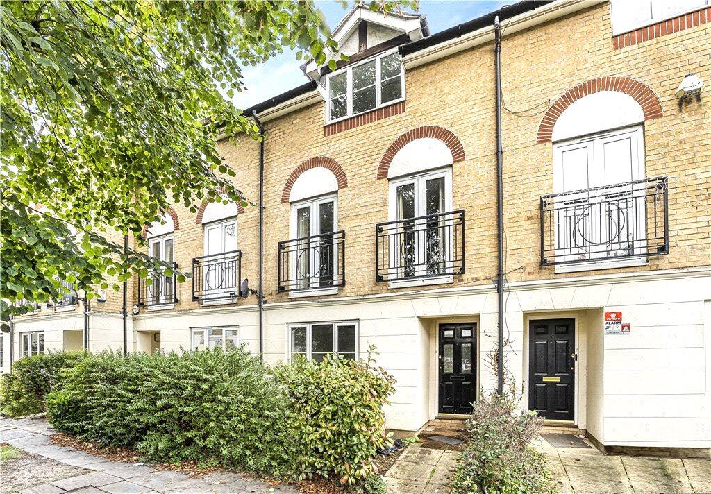 4 bed Mid Terraced House for rent in London. From Stirling Ackroyd - Streatham 4 bed Mid Terraced House for rent in London. From Stirling Ackroyd - Streatham