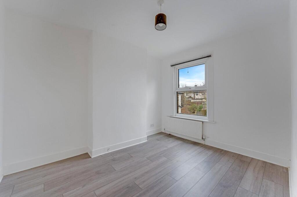 1 bed House Share for rent in Stoneleigh. From Stirling Ackroyd - Streatham