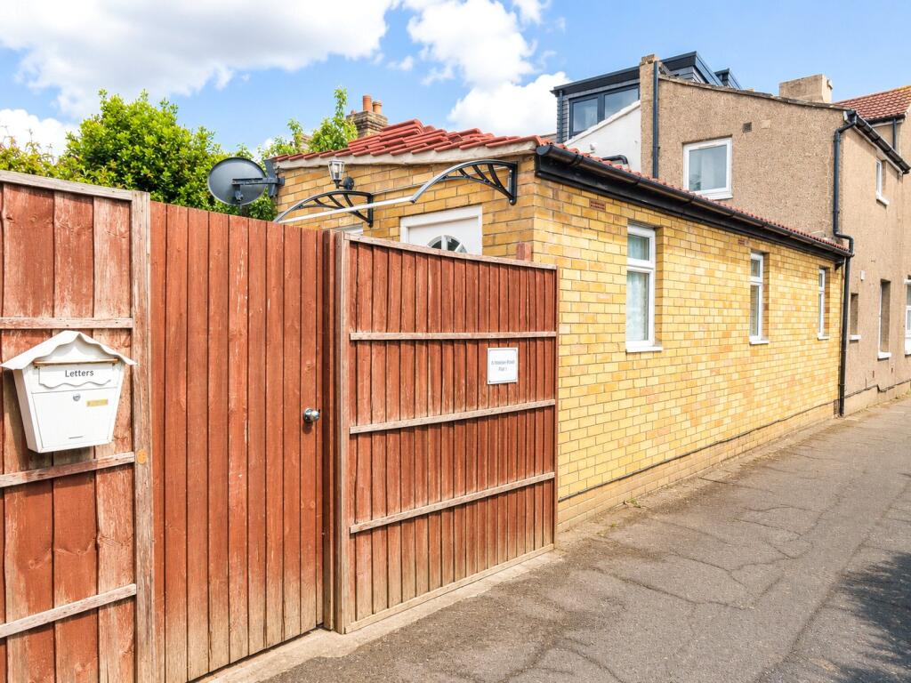 1 bed Apartment for rent in Streatham. From Stirling Ackroyd - Streatham 1 bed Apartment for rent in Streatham. From Stirling Ackroyd - Streatham