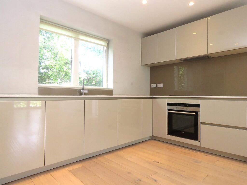 2 bed Apartment for rent in London. From Stirling Ackroyd - Streatham