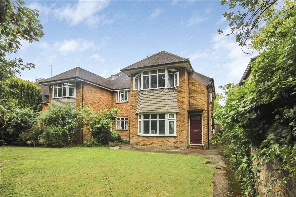 3 bed Mid Terraced House for rent in Streatham. From Stirling Ackroyd - Streatham
