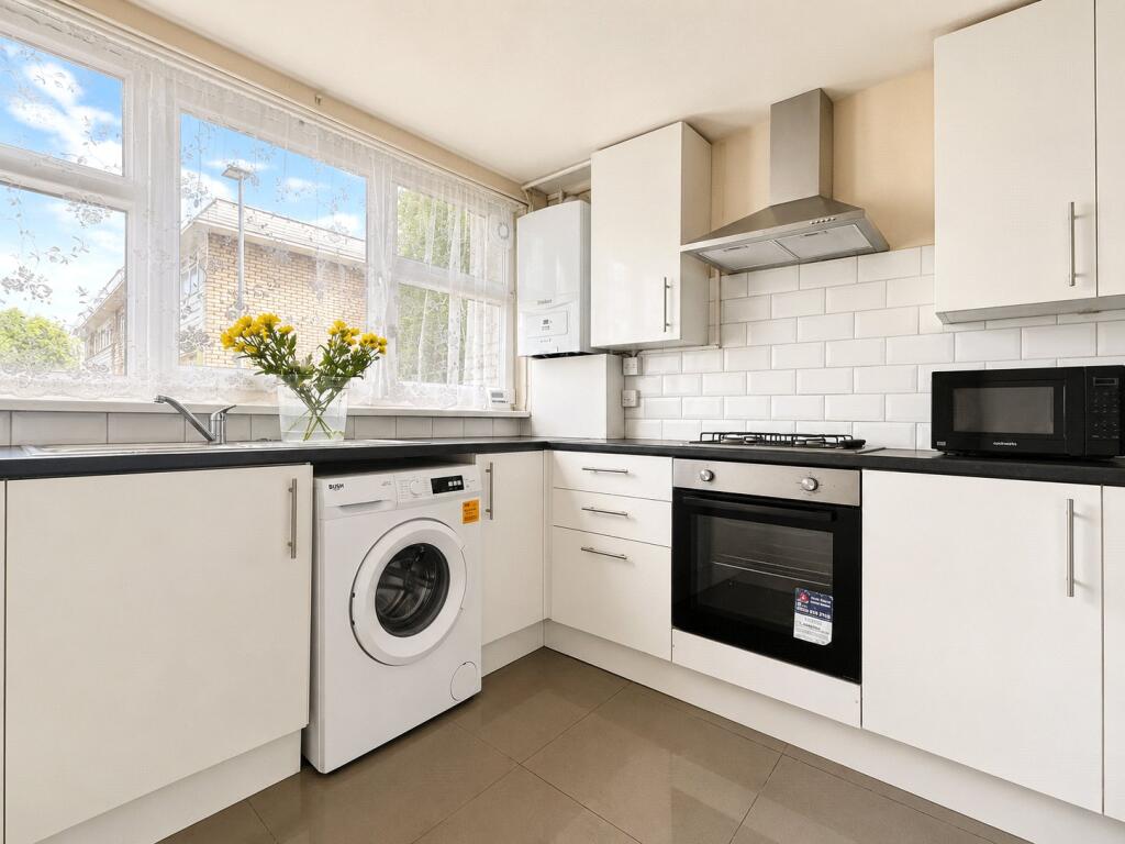 3 bed End of Terrace for rent in Hounslow. From Townends 3 bed End of Terrace for rent in Hounslow. From Townends