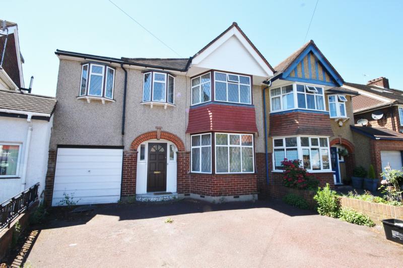 4 bed Semi Detached for rent in Hounslow. From Townends 4 bed Semi Detached for rent in Hounslow. From Townends