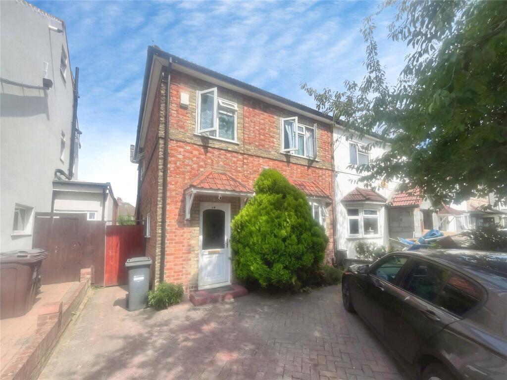 3 bed Semi Detached for rent in Hounslow. From Townends 3 bed Semi Detached for rent in Hounslow. From Townends