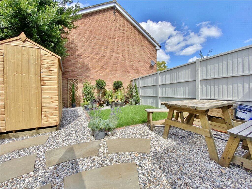 1 bed Mid Terraced House for rent in Hounslow. From Townends 1 bed Mid Terraced House for rent in Hounslow. From Townends