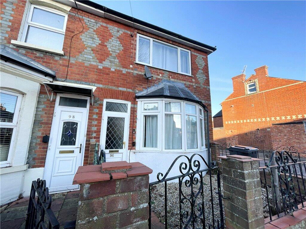 1 bed Mid Terraced House for rent in Burghfield. From Townends Regents