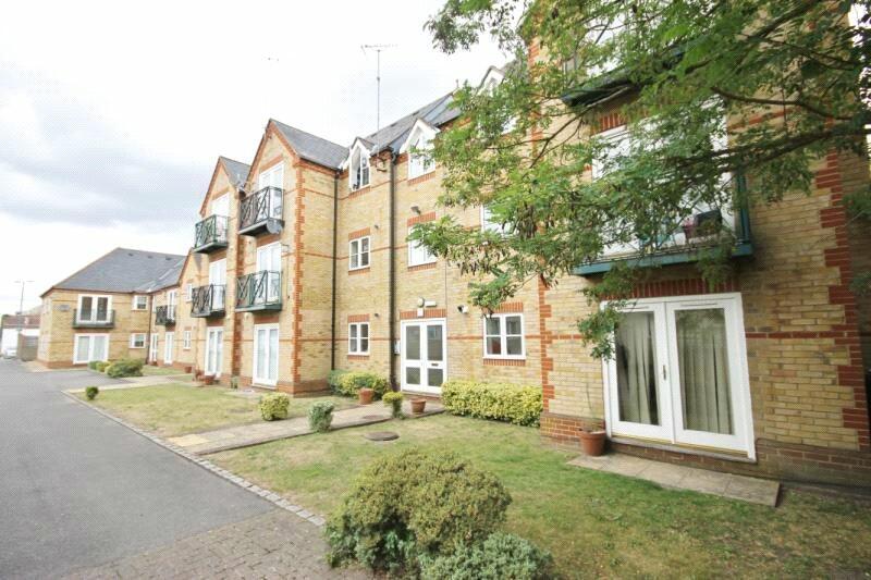 2 bed Apartment for rent in Runnymede. From Townends Regents