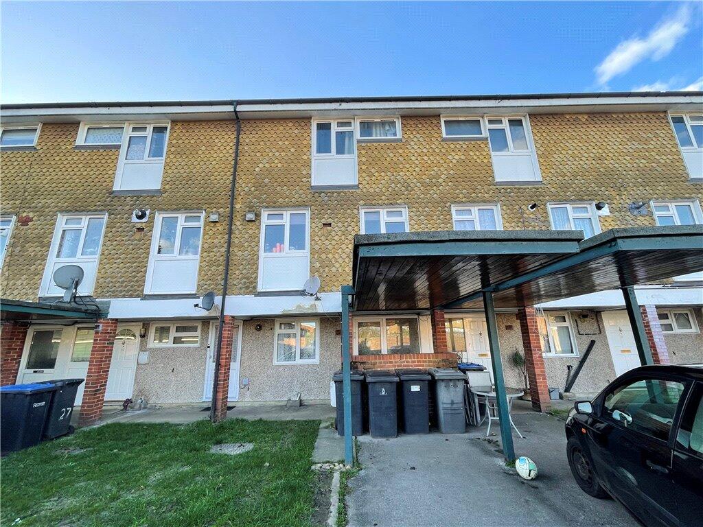 3 bed Annexe for rent in Bishopsgate. From Townends Regents