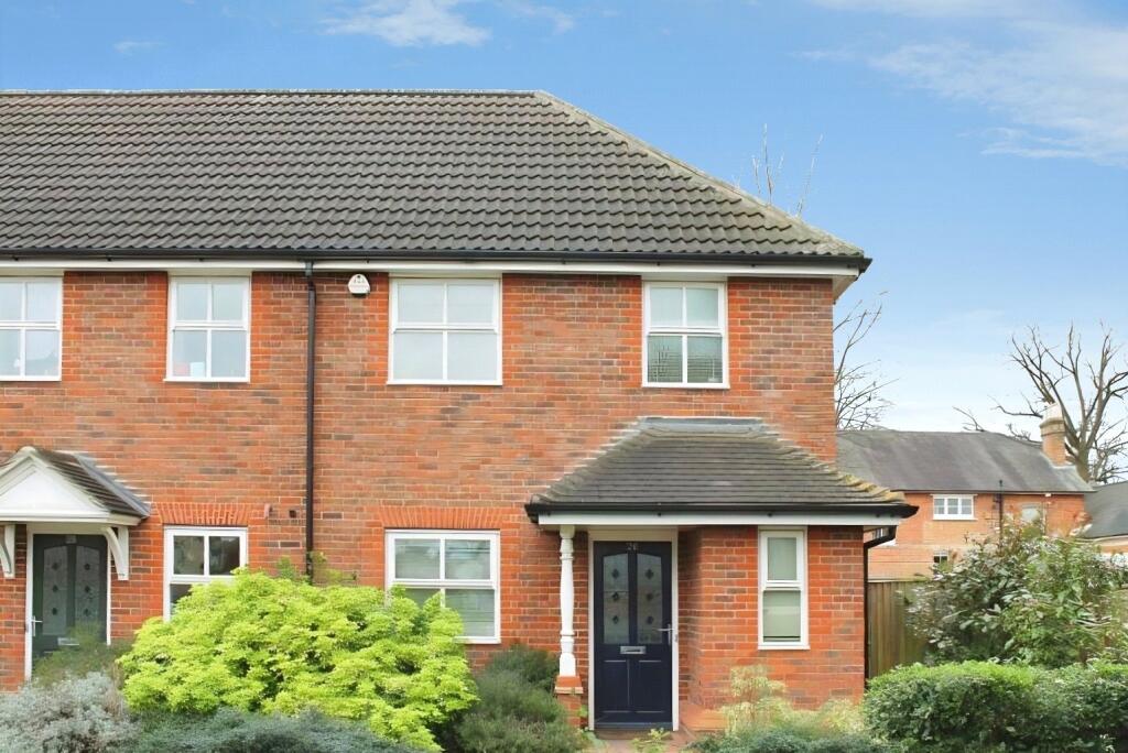 3 bed End of Terrace for rent in Egham. From Townends Regents