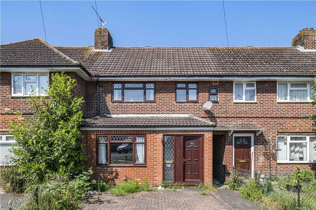 3 bed Mid Terraced House for rent in Bishopsgate. From Townends Regents