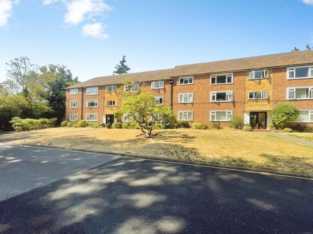 2 bed Apartment for rent in Virginia Water. From Townends Regents