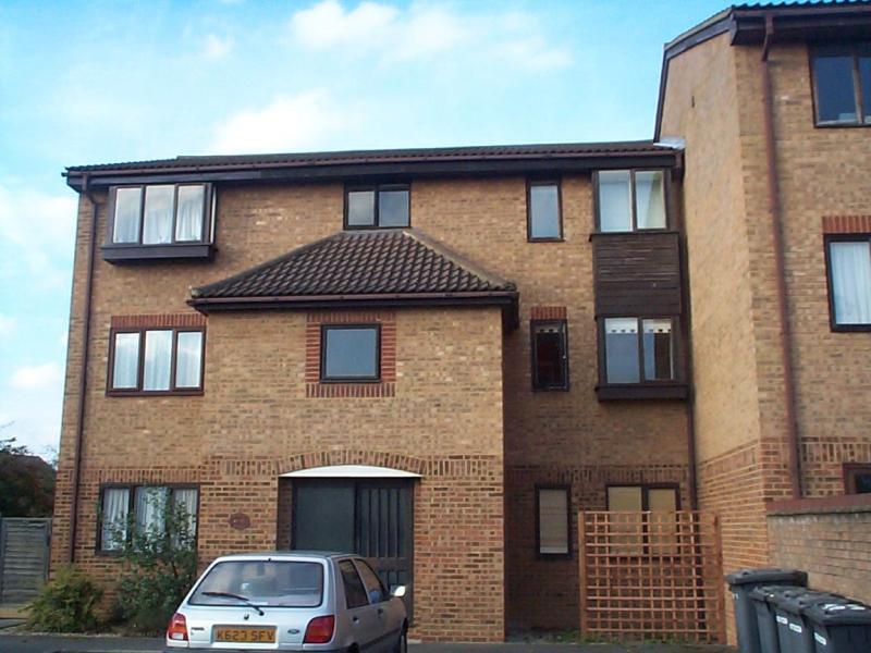 1 bed Apartment for rent in Egham. From Townends Regents