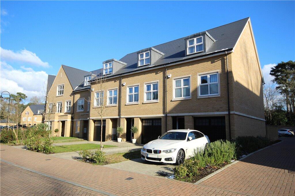 3 bed Mid Terraced House for rent in Bishopsgate. From Townends Regents