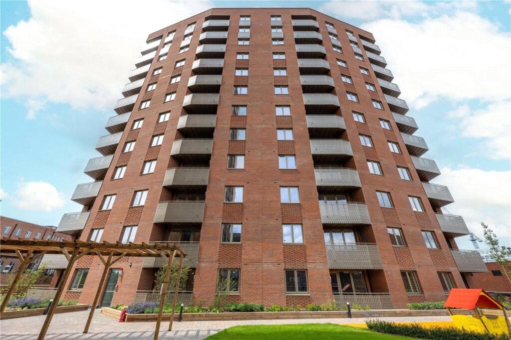 1 bed Apartment for rent in . From Stirling Ackroyd - Staines