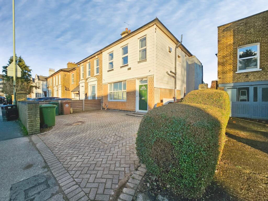 4 bed Semi Detached for rent in Ashford. From Stirling Ackroyd - Staines