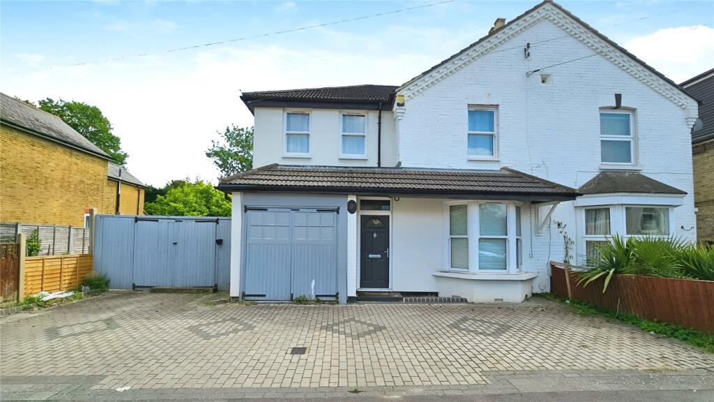1 bed Semi Detached for rent in Staines-upon-Thames. From Stirling Ackroyd - Staines