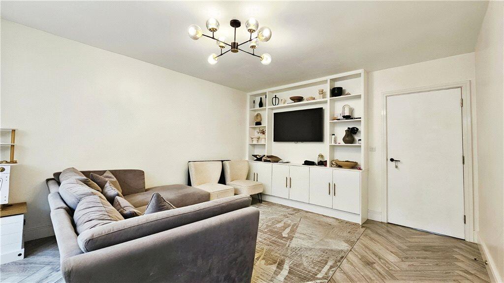 1 bed House Share for rent in West Bedfont. From Stirling Ackroyd - Staines