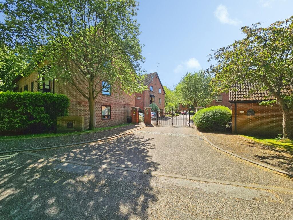 1 bed Apartment for rent in Staines-upon-Thames. From Stirling Ackroyd - Staines
