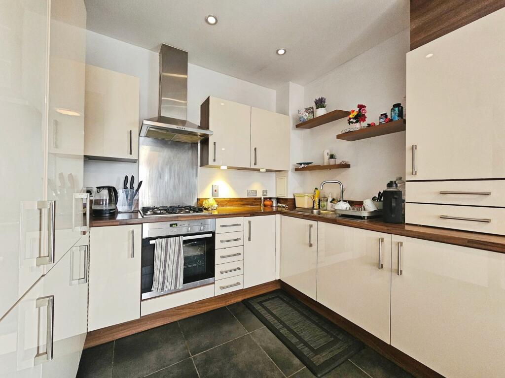 1 bed House Share for rent in West Bedfont. From Stirling Ackroyd - Staines