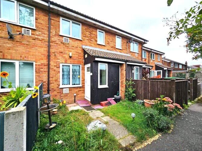 1 bed Mid Terraced House for rent in Stanwell Moor. From Stirling Ackroyd - Staines