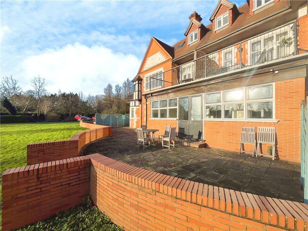 3 bed Apartment for rent in Hythe End. From Stirling Ackroyd - Staines 3 bed Apartment for rent in Hythe End. From Stirling Ackroyd - Staines