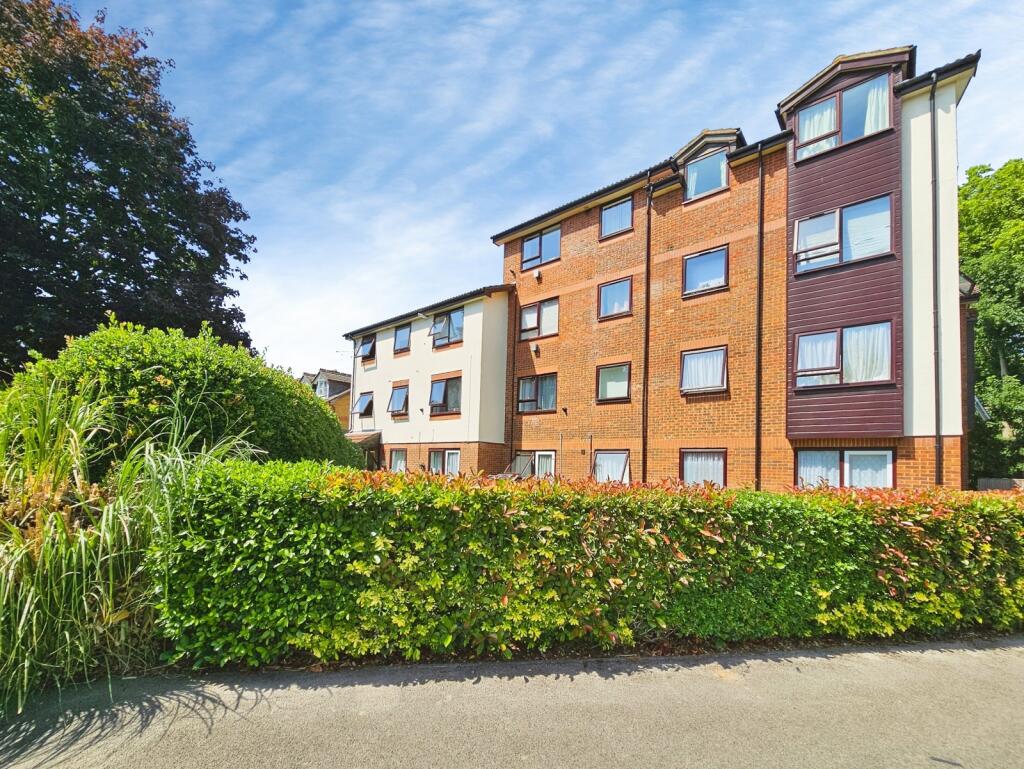 1 bed Apartment for rent in Staines-upon-Thames. From Stirling Ackroyd - Staines