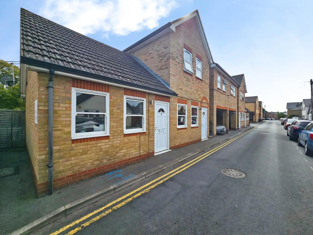 0 bed Studio for rent in Egham. From Stirling Ackroyd - Staines